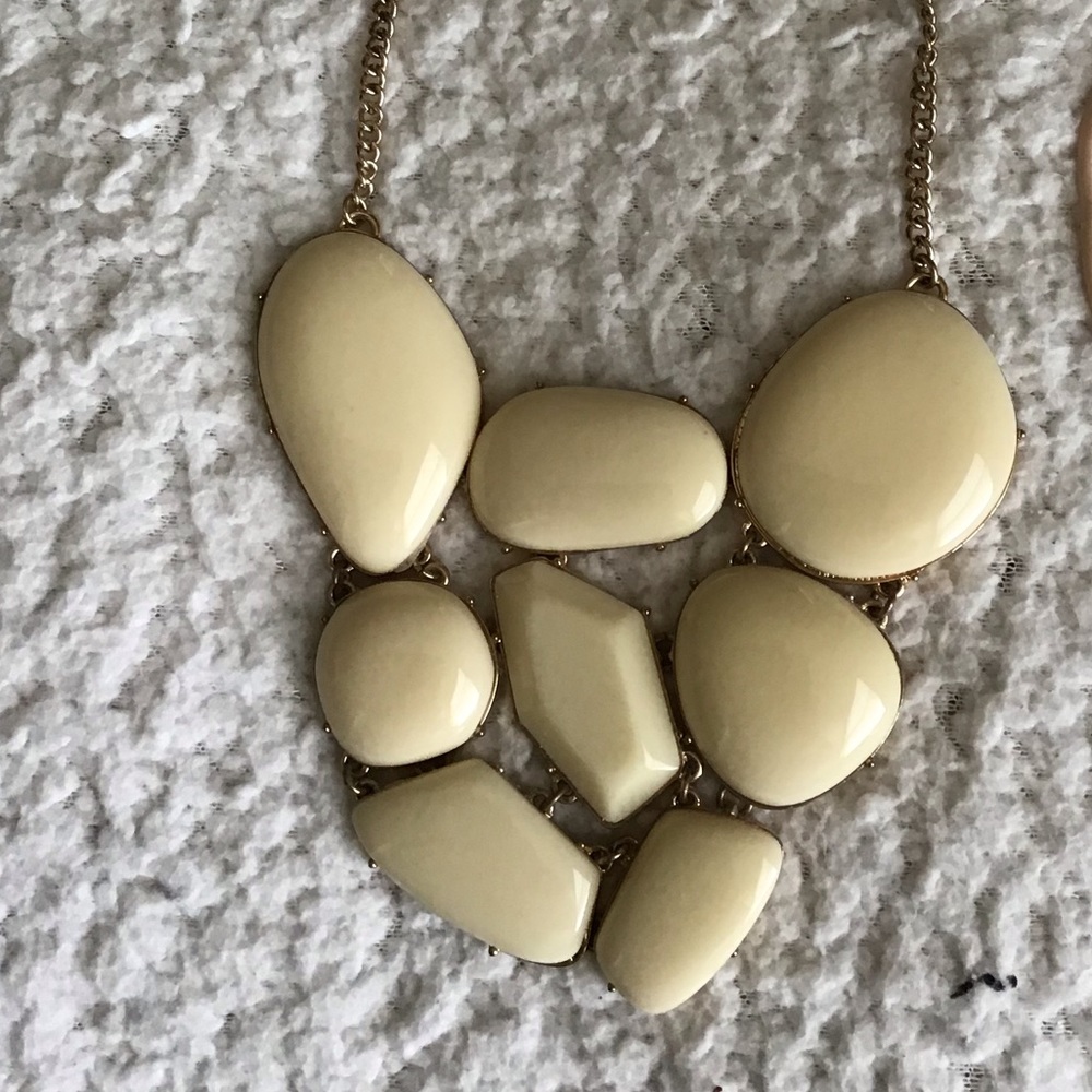 Statement necklaces - Picture 2 of 3